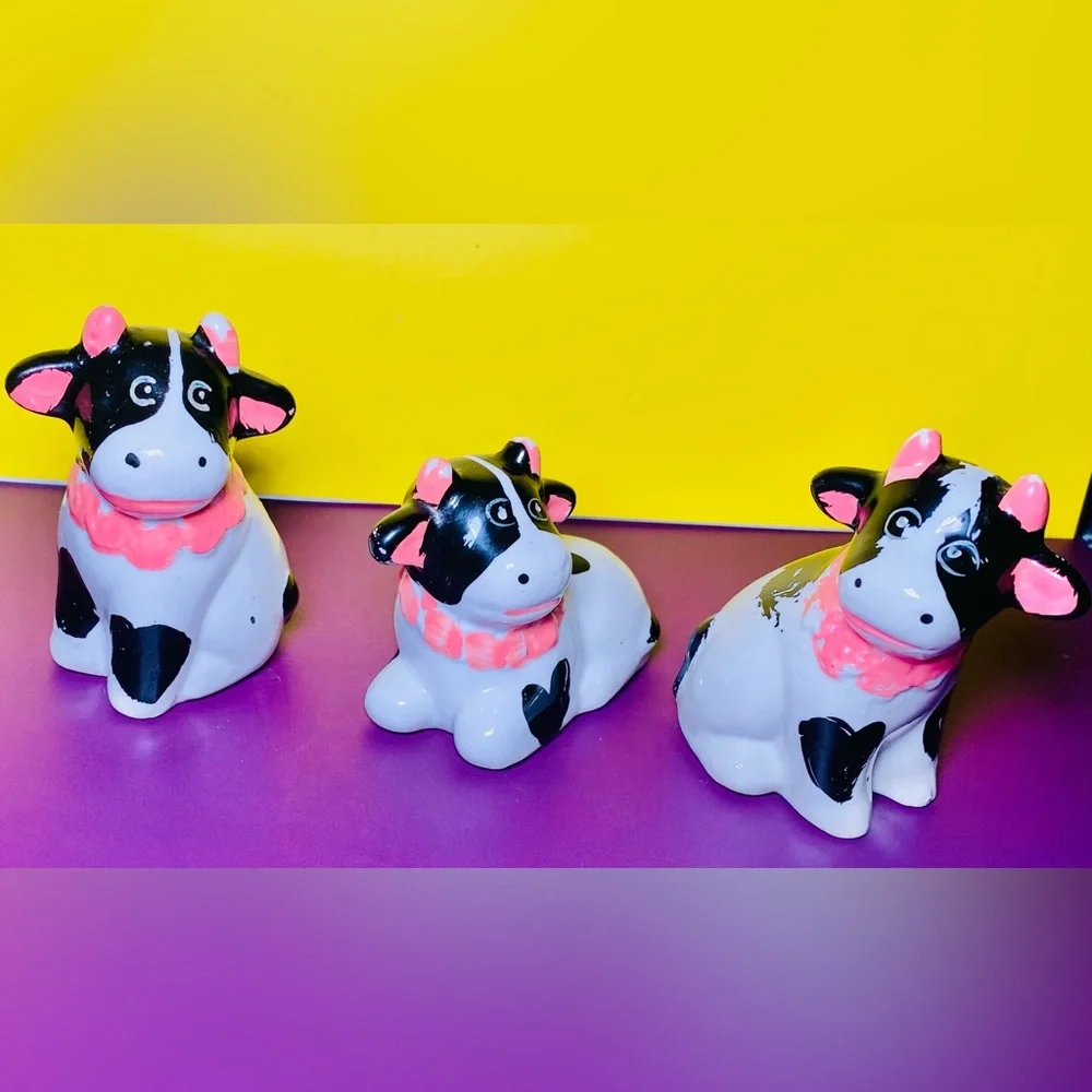 Vintage Set of 3‎ Glossy Hand Painted Ceramic Cows Country Farm Figurines